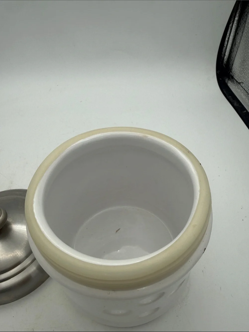 Williams Sonoma Ceramic Garlic Canister Silver Lid - Chipped